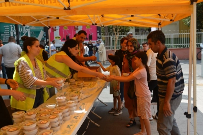 20 Bin Kişiye Aşure İkramı