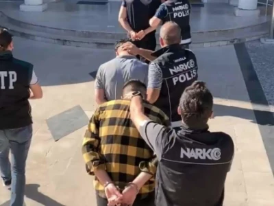 20 kilo uyuşturucuyla yakalanan 3 ş&uuml;pheli tutuklandı
