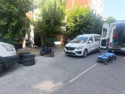 25 yaşındaki kızını boğarak &ouml;ld&uuml;rd&uuml; 