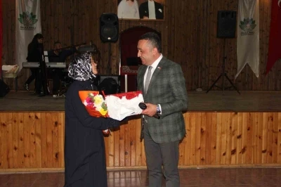 26 yıldır g&ouml;z&uuml; gibi baktığı engelli oğlunu kaybeden anne, &lsquo;Yılın Annesi&rsquo; se&ccedil;ildi
