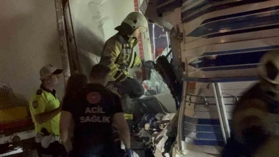  3 ara&ccedil; zincirleme kaza: 1 &ouml;l&uuml;