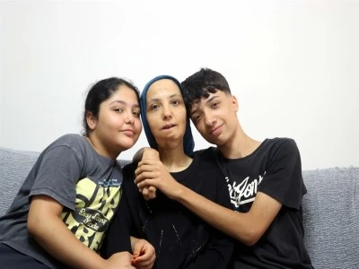 3 &ccedil;ocuk annesi, 11 yılda 35 ameliyat ge&ccedil;irdi; son ameliyatı olmazsa dili alınacak