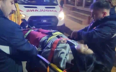 3. kattan 2. katın balkonuna d&uuml;şen &ccedil;ocuk ağır yaralandı