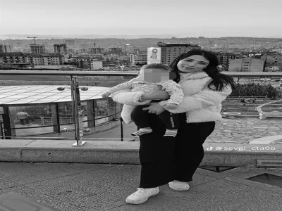 3 yıllık eşini bı&ccedil;aklayarak &ouml;ld&uuml;rd&uuml;