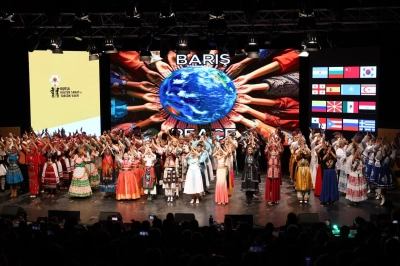 Karag&ouml;z Halk Dansları Yarışması'nda birinci belli oldu