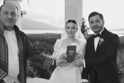 4 ay &ouml;nce evlenen gazeteci ve eşi tatil i&ccedil;in gittikleri G&ouml;reme&rsquo;de kayaların altında can verdi