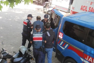 40 yıldır beraber yaşadığı kadını d&ouml;verek &ouml;ld&uuml;rd&uuml;