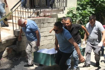 41 yaşında yapayalnız &ouml;ld&uuml;
