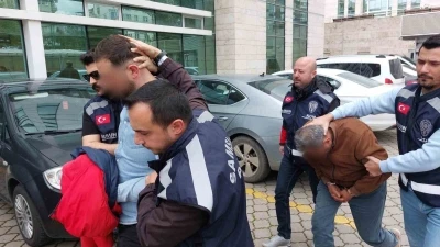 49 ilde d&uuml;zenlenen operasyonda Samsun&rsquo;da g&ouml;zaltına alınan 2 kişi adliye sevk edildi
