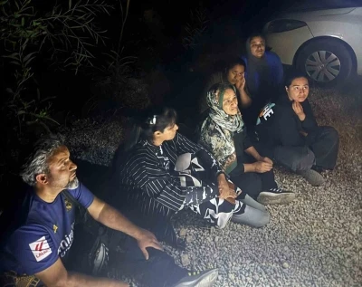 6 d&uuml;zensiz g&ouml;&ccedil;men ve 2 g&ouml;&ccedil;men ka&ccedil;ak&ccedil;ısı yakalandı