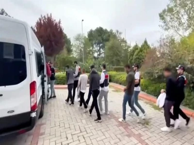 6 ilde siber dolandırıcılık operasyonu; 12 g&ouml;zaltı