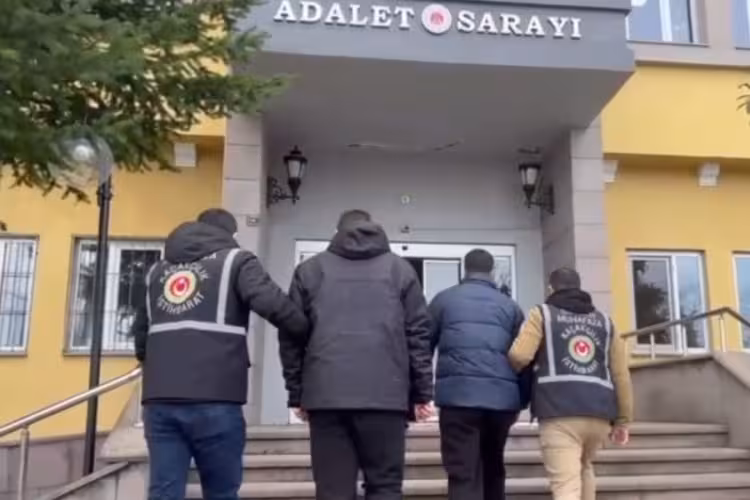 600 Milyon TL'lik l&uuml;ks ara&ccedil; skandalı