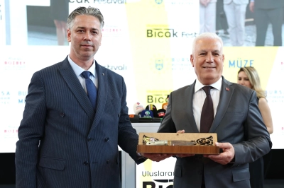 700 Yıllık Ge&ccedil;mişe Sahip Bursa Bı&ccedil;ağı D&uuml;nya Sahnesinde