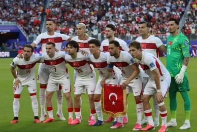 A Milli Futbol Takımı bizi gene &uuml;zd&uuml;!
