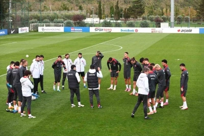 A Milli Futbol Takımı, G&uuml;rcistan ma&ccedil;ının hazırlıklarına başladı