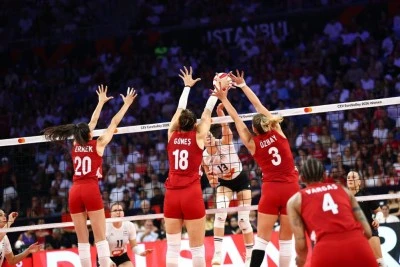 A Milli Kadın Voleybol Takımı, &ccedil;eyrek finalde Almanya ile karşılaşacak