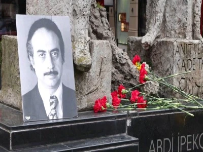 Abdi İpek&ccedil;i &ouml;l&uuml;m&uuml;n&uuml;n 47. yılında anıldı