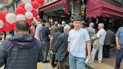 A&ccedil;ılışta izdiham
