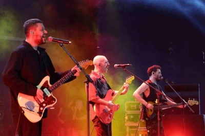 Adamlar s&ouml;yledi, İzmir Ekonomi coştu
