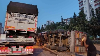 Adana&rsquo;da zincirleme trafik kazası: 3 yaralı