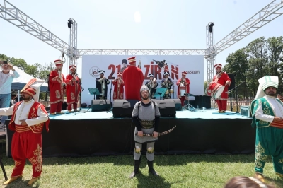 Adapazarı'nda Kurtuluş'un 104. yılı coşkuyla kutlandı