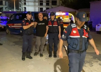 Adli kontrolle serbest kalan &uuml;nl&uuml; y&ouml;netmen Ezel Akay: "Mahkeme sonunda her şeyi &ouml;ğreneceksiniz"