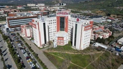 AD&Uuml;&rsquo;l&uuml; profes&ouml;r ve sekreteri &rsquo;r&uuml;şvet&rsquo; iddiasıyla g&ouml;zaltına alındı
