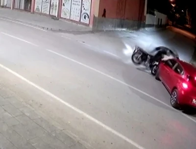 Afşin&rsquo;de otomobil ile motosiklet &ccedil;arpıştı: 1 yaralı