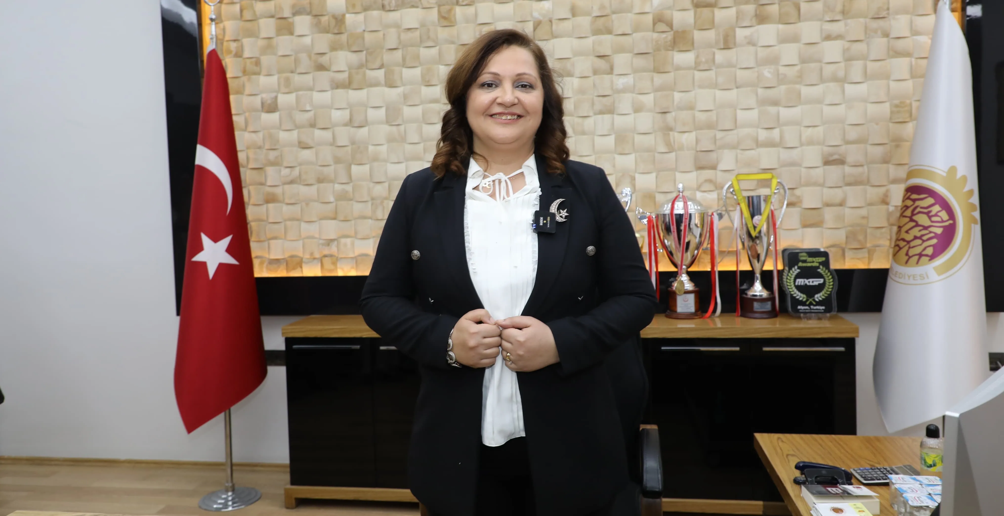 Afyonkarahisar Belediye Başkanı Burcu K&ouml;ksal AK Parti'ye ge&ccedil;iyor