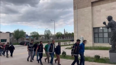 Afyonkarahisar&rsquo;da fuhuş operasyonu: 4 kişi tutuklandı, 12 kadın kurtarıldı
