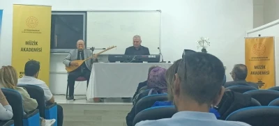 Afyonkarahisar&rsquo;da Yerel Sanat&ccedil;ı Nevzat Altındağ &ouml;ğretmenlerle buluştu
