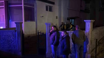 Ağabeyini ve babasını &ouml;ld&uuml;ren 15 yaşındaki zanlı tutuklandı