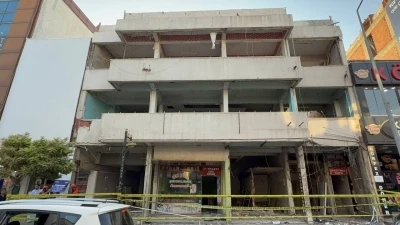 Ağır hasarlı binadan 'ses geldi' ihbarı ekipleri harekete ge&ccedil;irdi
