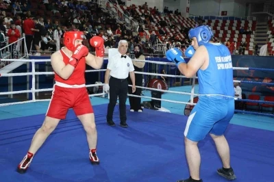 Ağrı&rsquo;da 428 sporcu madalya i&ccedil;in yumruk sallayacak
