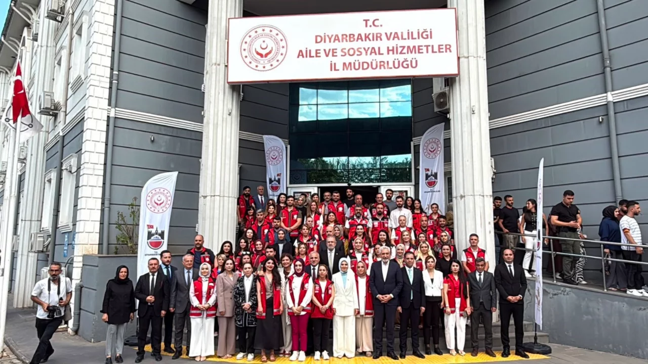 Aile ve Gen&ccedil;lik Fonu'ndan yararlanan gen&ccedil;lere yeni destekler a&ccedil;ıklandı