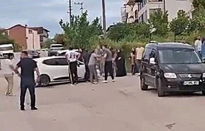Aileler arasında silahlı sopalı kavga: 10 yaralı