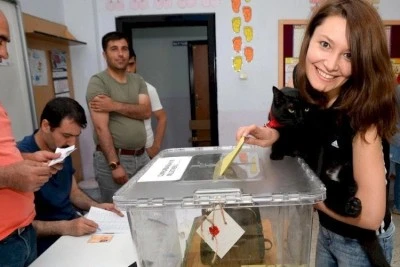 AK Parti'den se&ccedil;im a&ccedil;ıklaması