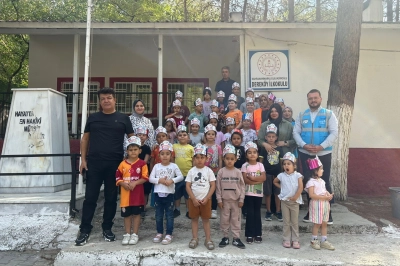 AK Parti Dulkadiroğlu Kadın ve Gen&ccedil;lik Kollarından Miniklere Tatlı S&uuml;rpriz