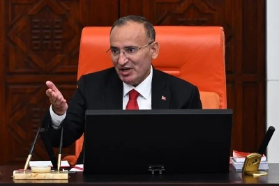 AK Parti'li Bekir Bozdağ, TBMM Başkan Vekilliği g&ouml;revinden istifa etti