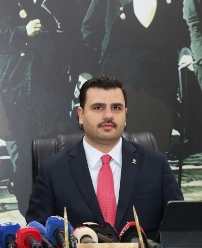 AK Parti'li İnan: &Ouml;zg&uuml;r &Ouml;zel, r&uuml;şvet &ccedil;arkının dişlileri arasında parampar&ccedil;a olmuştur