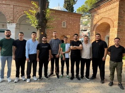 AK Parti Osmangazi Gen&ccedil;lik Kolları&rsquo;ndan tarihi mirasa anlamlı vefa
