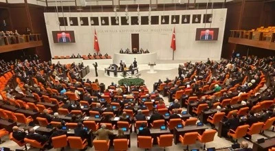 AK Parti 'Ter&ouml;rs&uuml;z T&uuml;rkiye' raporunu TBMM Başkanlığı&rsquo;na sundu