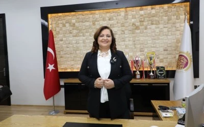 AK Parti&rsquo;ye katılacağı iddia edilen Burcu K&ouml;ksal, AK Parti Genel Merkez binasına geldi