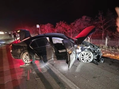 AK Partili vekil l&uuml;ks arabası ile kaza ge&ccedil;irdi!