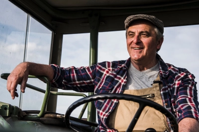 Akbank'tan &Ccedil;ift&ccedil;ilere Hasatta &Ouml;deme, Sıfır Faizli Trakt&ouml;r Kredisi