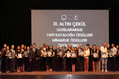 Ak&ccedil;ansa&rsquo;ya Altın &Ccedil;ek&uuml;l&rsquo;de Sosyal Sorumluluk ve Yenilik&ccedil;i &Uuml;r&uuml;n Alanlarında &Ccedil;ifte &Ouml;d&uuml;l