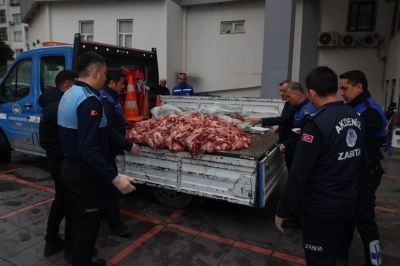 Akdeniz'de 500 Kilo Bozuk Et Ele Ge&ccedil;irildi