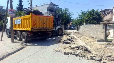 Akdeniz&rsquo;de zarar g&ouml;ren sokaklar yenileniyor
