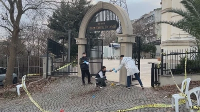 Akla zarar! Annelerinin cenazesinde miras kavgasında ağabey kardeşini silahla vurup &ouml;ld&uuml;rd&uuml;