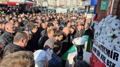 Akrabasının d&uuml;şmesini engellemek isterken d&uuml;ş&uuml;p &ouml;ld&uuml;, toprağa verildi